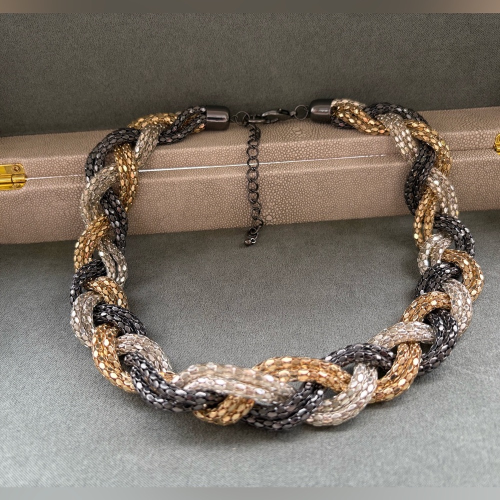 Elegant Braided Necklace in Gold, Silver, and Black